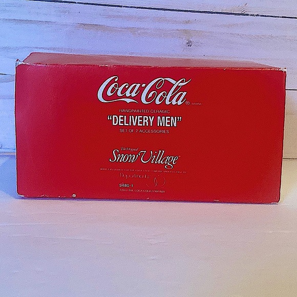 DEPARTMENT 56 - Original Snow Village - Coca-Cola Brand Delivery Men - Picture 5 of 5